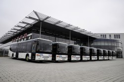 Neun von insgesamt 23 Low-Entry-Bussen, die die Hessische Landesbahn übernimmt (Foto: Daimler Buses)