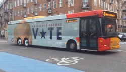 Linienbus in Dänemark mit rollenden "Trump-Augen" (Foto: boredpanda)