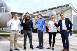 V.l.: Sind im Dornier Museum für die Star Trek Ausstellung verantwortlich: Philipp Lindner, Marketing/PR; Ingo Weidig, Kurator; Mr. Spock, Member of Exhibition; Carina Saks, Wissensvermittlung; Berthold Porath, Direktor