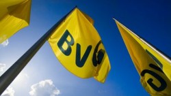 Blinde und Sehbehinderte testen neue Technik bei BVG