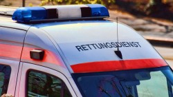 Kleinkind nach Busbremsung schwer verletzt