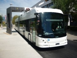 Schnellnachladestation von ABB in Genf bei 18,7m Hess-E-Bus im Einsatz (Foto: Hess)
