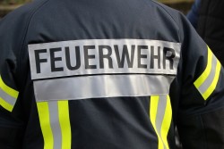 Brand eines deutschen Reisebusses sorgt für Verkehrschaos