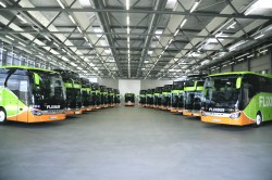 Fernbusverkehr: Umbrella Coach & Buses schafft 20 Setra-Reisebusse an