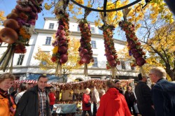 Thüringische Herbstangebote: Zwiebelmarkt und Bädernacht