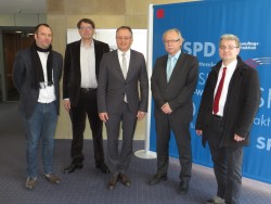 V.l.n.r.: Martin Burkart (WBO), Dr. Witgar Weber (WBO), Andreas Stoch (SPD-Landtagsfraktion), Harald Binder (Binder Reisen GmbH, Stuttgart), Udo Nehr (Der kleine Stuttgarter GmbH & Co. KG, Stuttgart) (Foto: WBO)