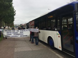 Demo vor dem Thüringer Landtag (05. Mai): Wolfgang Steinbrück und seine Mitarbeiter