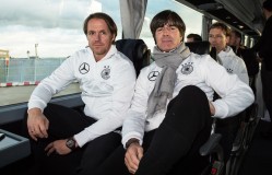 Deutsche Nationalmannschaft fährt Qualifikation und neuen Bus ein