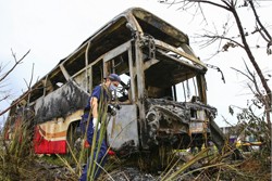 Ein Busfahrer hat bei einem Suizid 25 Menschen mit in den Tod gerissen (Foto: dpa)