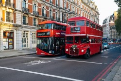 Londons Doppeldecker sollen zukünftig mit Kaffeesatz fahren