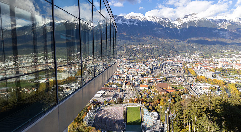 Blick von der Bergiselschanze auf Innsbruck