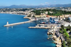 Die Bucht der Engel – „Baie des Anges“ – von Nizza (Foto: Bildpixel / pixelio.de)