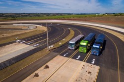 Neues Bus- und Lkw Testzentrum von Daimler in Brasilien eröffnet
