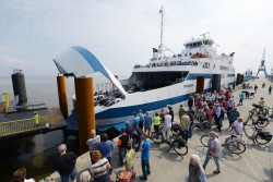 Das Elbe-Fährschiff „Grete“ wieder zwischen Cuxhaven und Brunsbüttel mehrmals täglich unterwegs (Foto: Nordseeheilbad Cuxhaven)