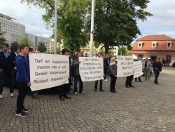 Busunternehmen Steinbrück protestiert vor Thüringer Staatskanzlei