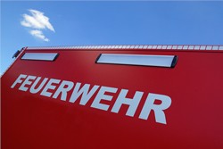 Die Feuerwehr kam den Insassen eines überhitzten Reisebusses auf der A3 zur Hilfe (Foto: pixelio.de)