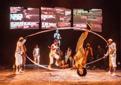 Sommerfestival der Autostadt 2017: Circolombia – Szene aus der aktuellen Show „Urban“ (Foto: Taake, Annemone)