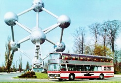 Neoplan Skyliner: Mit einer Fahrt von Stuttgart nach Brüssel stellte Auwärter 1967 die Fahrtüchtigkeit des ersten Doppelstockreisebusses unter Beweis (Foto: MAN Truck & Bus)